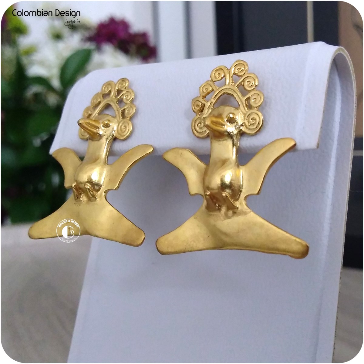 Aretes en plata con esmeralda Joyerias en Bogota Colombia Joyas personalizadas contemporaneas