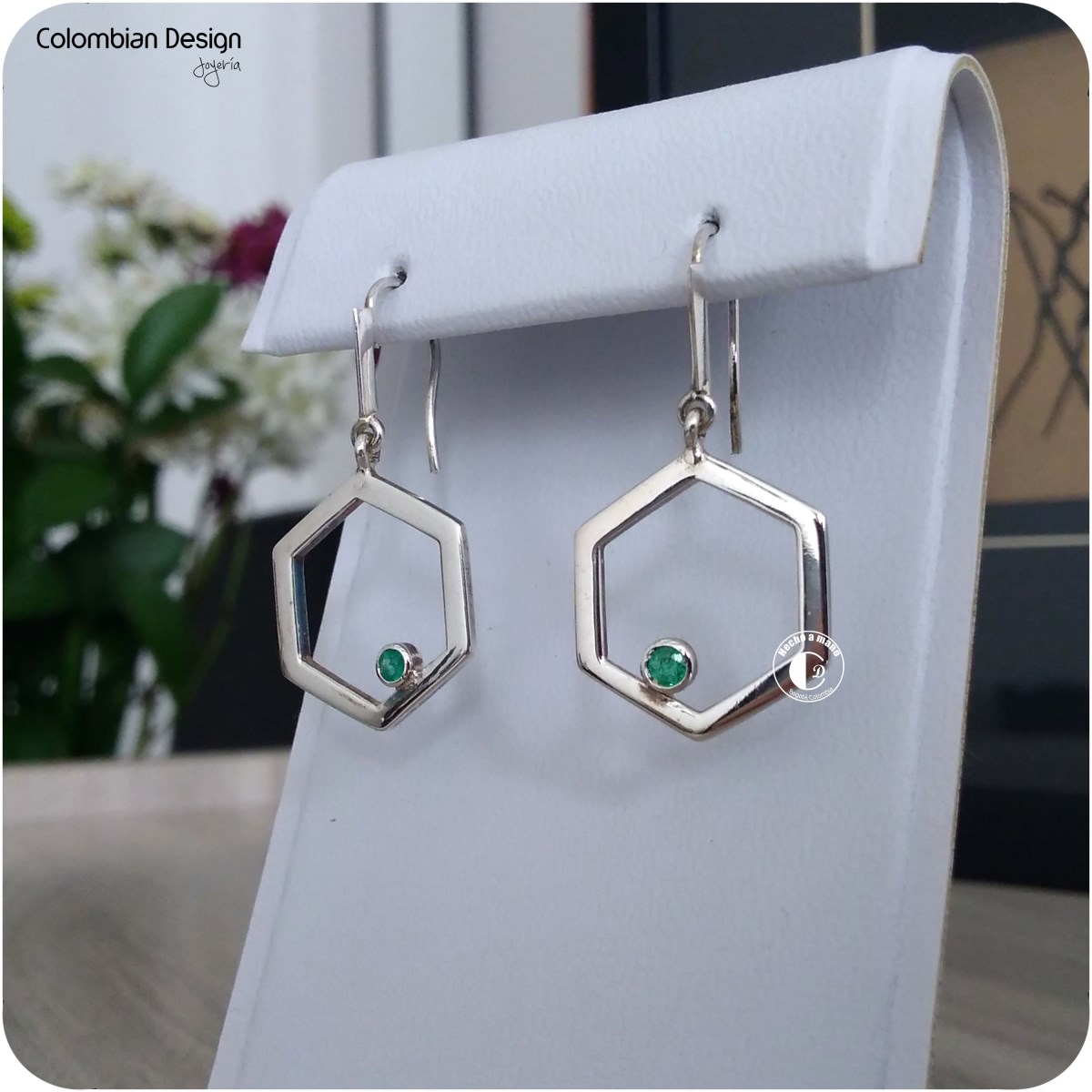 Aretes en plata con esmeralda Joyerias en Bogota Colombia Joyas personalizadas contemporaneas