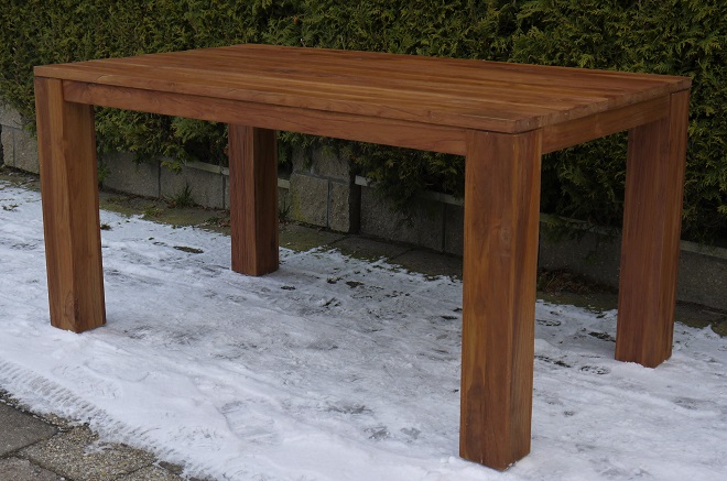 Masivní dubový jídelní stůl v hnědém odstínu 160x90 cm